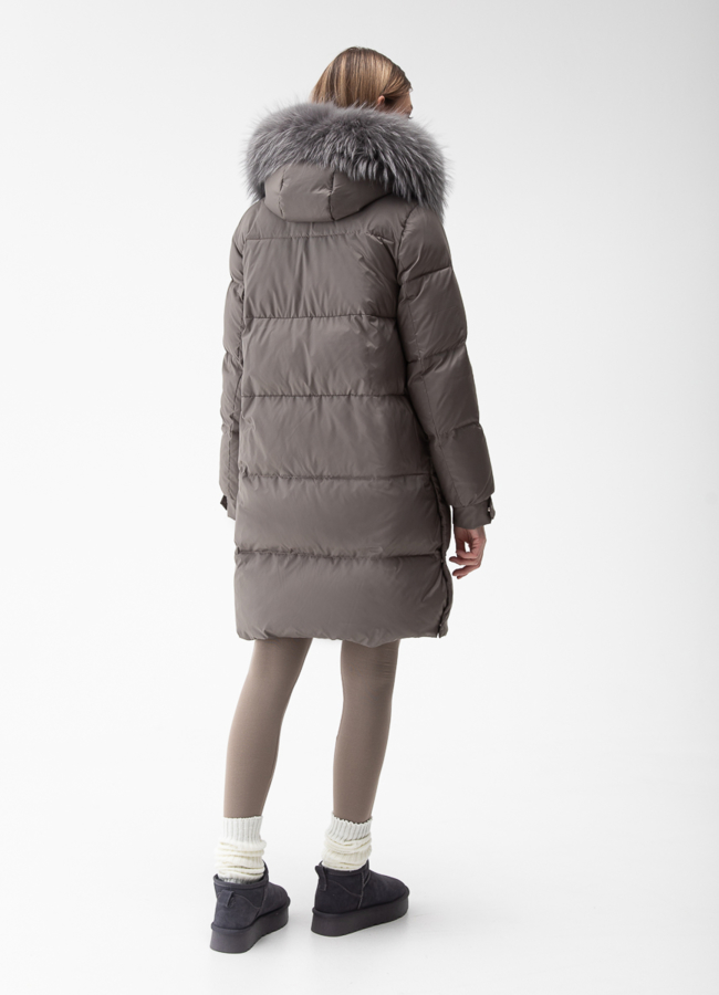 Женский пуховик с капюшоном из меха енота модель № 29205 в кредит