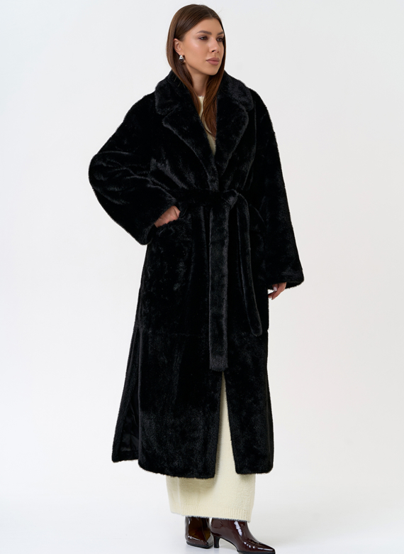 Длинное женское пальто из эко меха с английским воротником