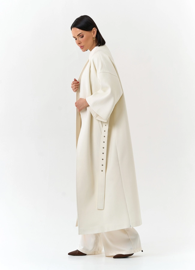 Женское пальто белого цвета модель № 32642 универмаг малина