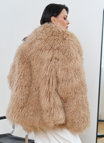 Женская шуба из меха ламы