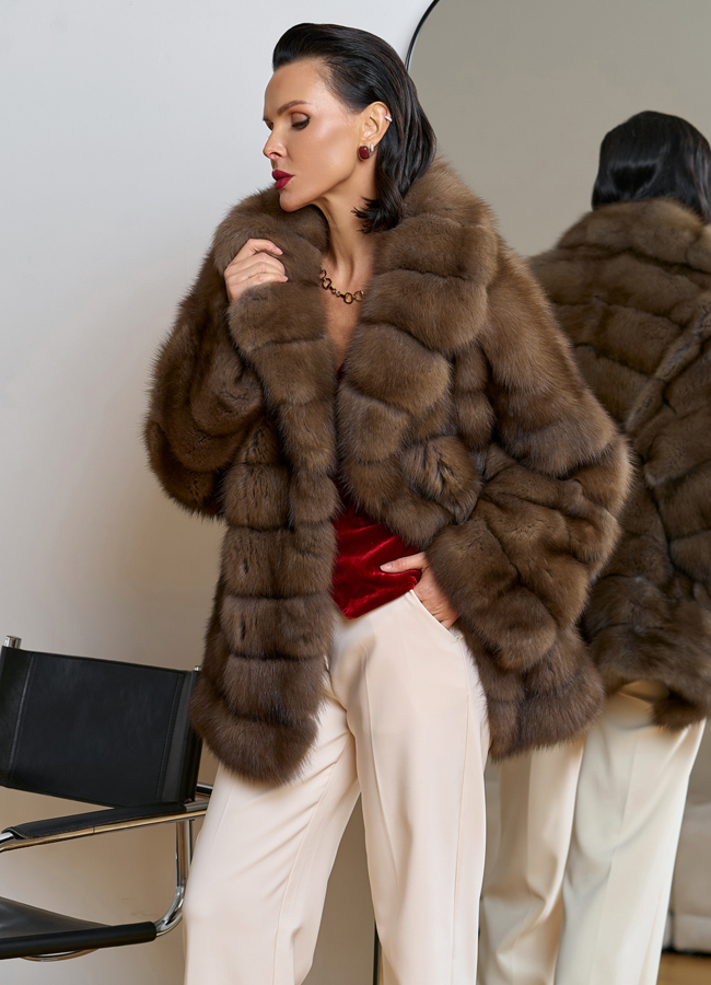 Женская шуба из куницы с английским воротником модель № 31770 универмаг малина