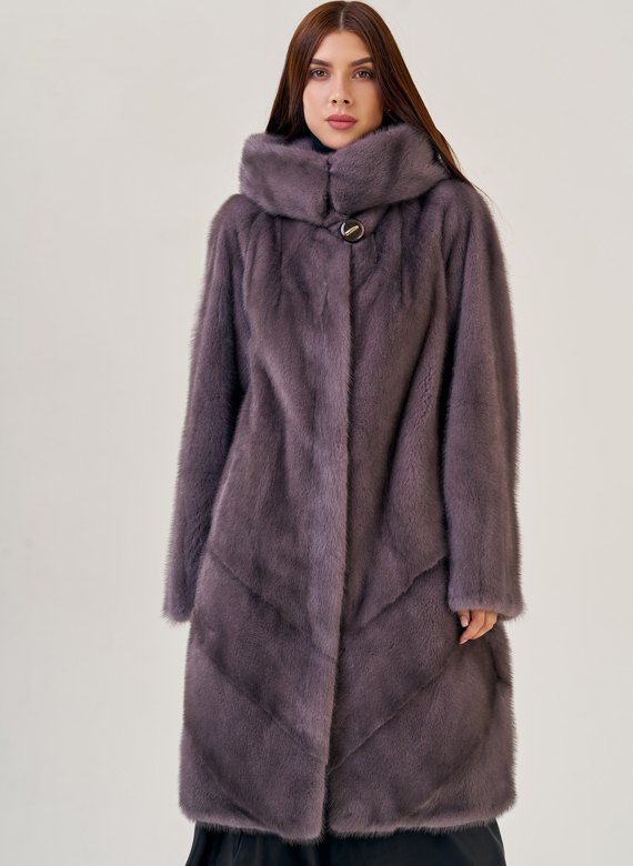 Шуба фиолетового цвета из норки