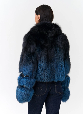 Шуба из меха чернобурой лисы с декоративными ремешками
