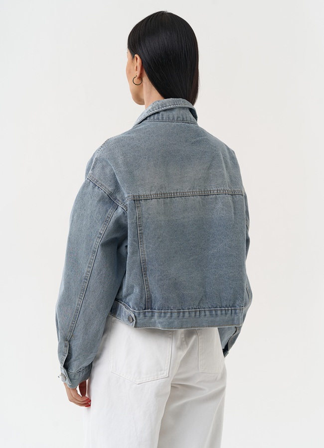 фото Женская джинсовая куртка голубого цвета модель № 30407