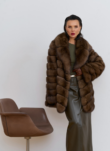 Женская шуба из соболя с английским воротником