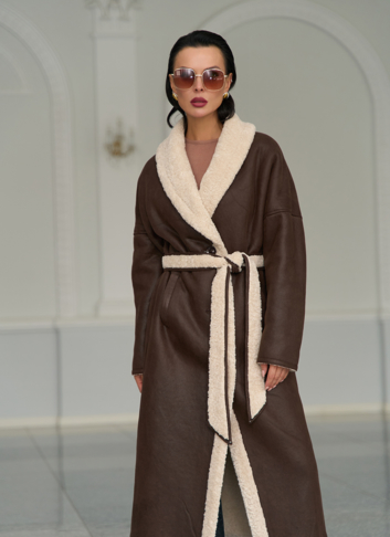 Женская двухсторонняя дубленка из эко замши с воротником шаль