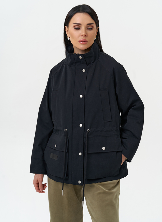 Женская ветровка черного цвета