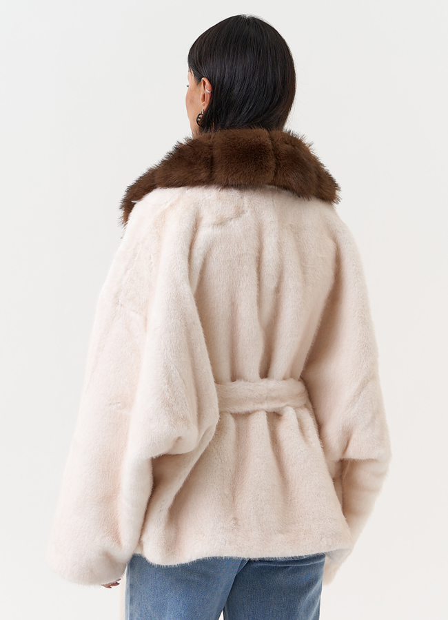 фото Женская куртка из эко меха модель № 31250