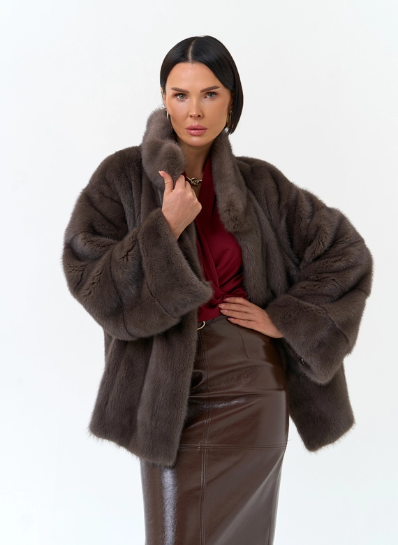 Шуба из меха норки с воротником стойкой фото