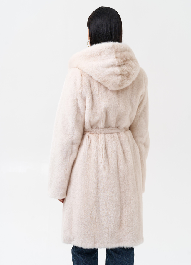 Светлая шуба с поясом из норки модель № 29086 в кредит